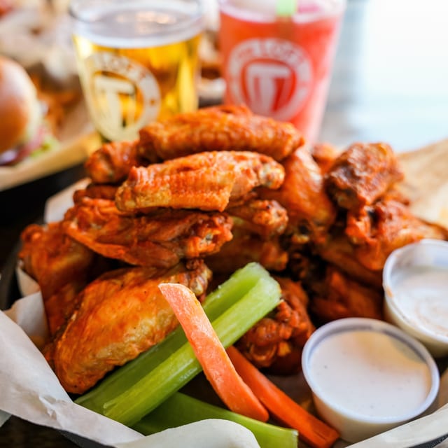 15 Boneless Wings.